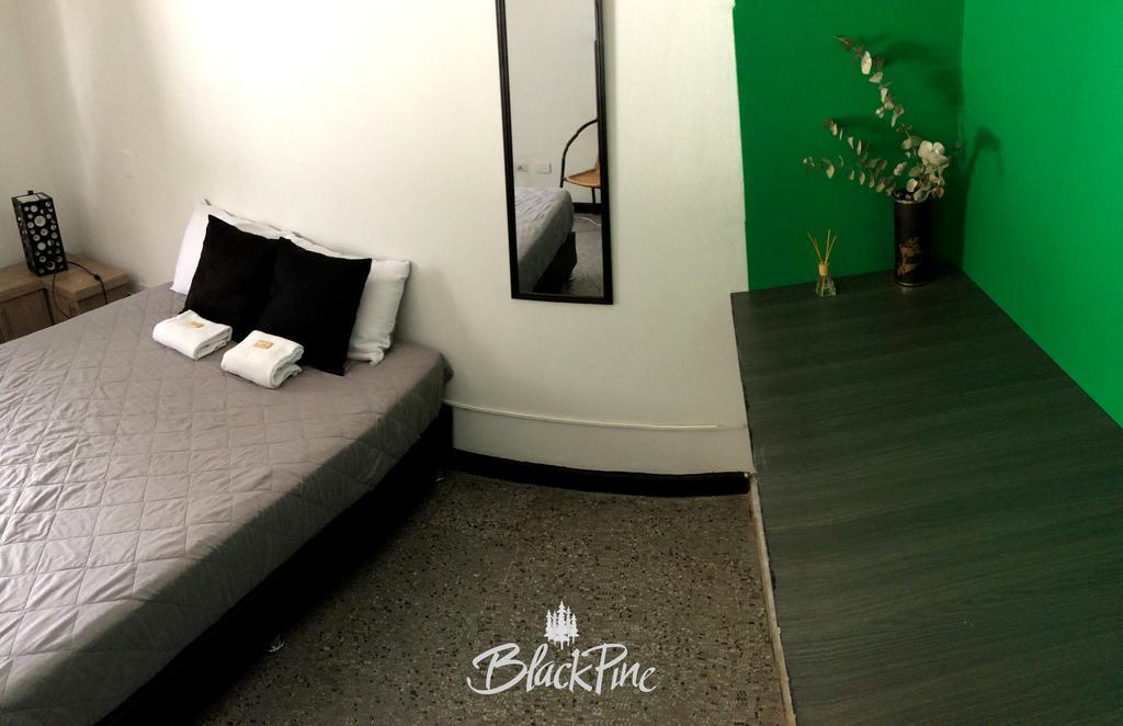 Blackpine Hostel Medellín Exterior foto